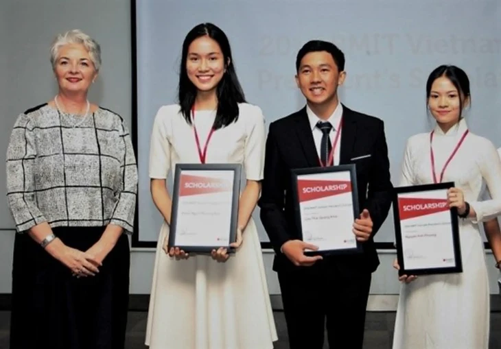 Từ học bổng RMIT đến khởi nghiệp mắc ca, đưa nông sản Việt ra thế giới Từ học bổng RMIT đến khởi nghiệp mắc ca, đưa nông sản Việt ra thế giới
