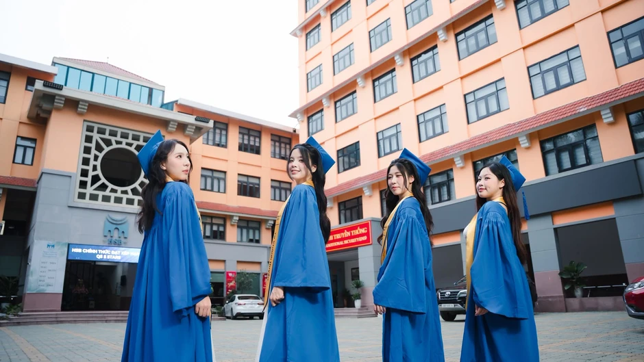 Từ 'học nhanh' đến 'làm chủ': Vì sao Việt Nam cần đại học tinh hoa? Từ 'học nhanh' đến 'làm chủ': Vì sao Việt Nam cần đại học tinh hoa?