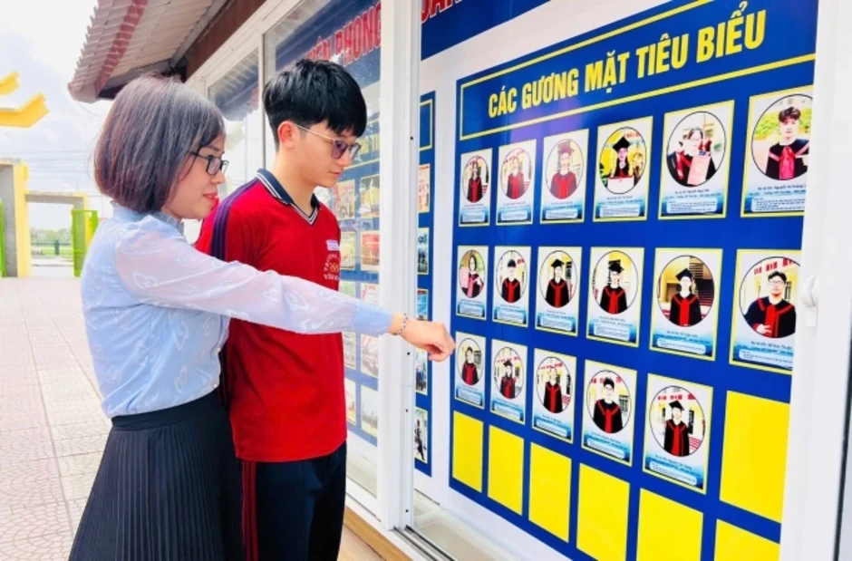 Từ học sinh giỏi Toán đến thủ khoa 'kỷ lục' của Bách khoa Hà Nội Từ học sinh giỏi Toán đến thủ khoa 'kỷ lục' của Bách khoa Hà Nội
