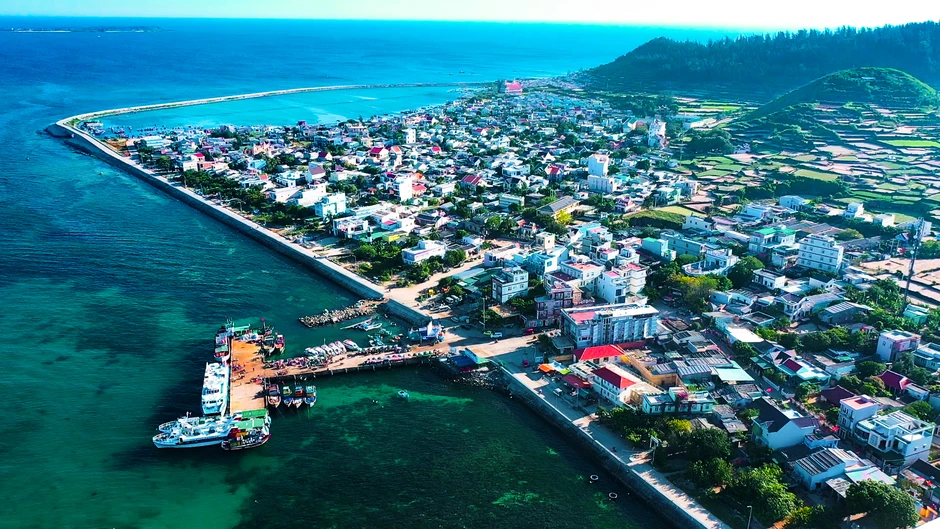 Từ lớp học đến đại dương: Giáo viên Lý Sơn học cách bảo tồn biển Từ lớp học đến đại dương: Giáo viên Lý Sơn học cách bảo tồn biển