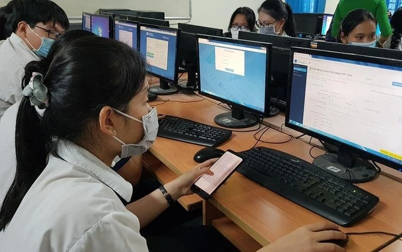 Từ năm 2027 thi tốt nghiệp trên máy: Lộ trình đã có, nhưng hạ tầng có theo kịp? Từ năm 2027 thi tốt nghiệp trên máy: Lộ trình đã có, nhưng hạ tầng có theo kịp?