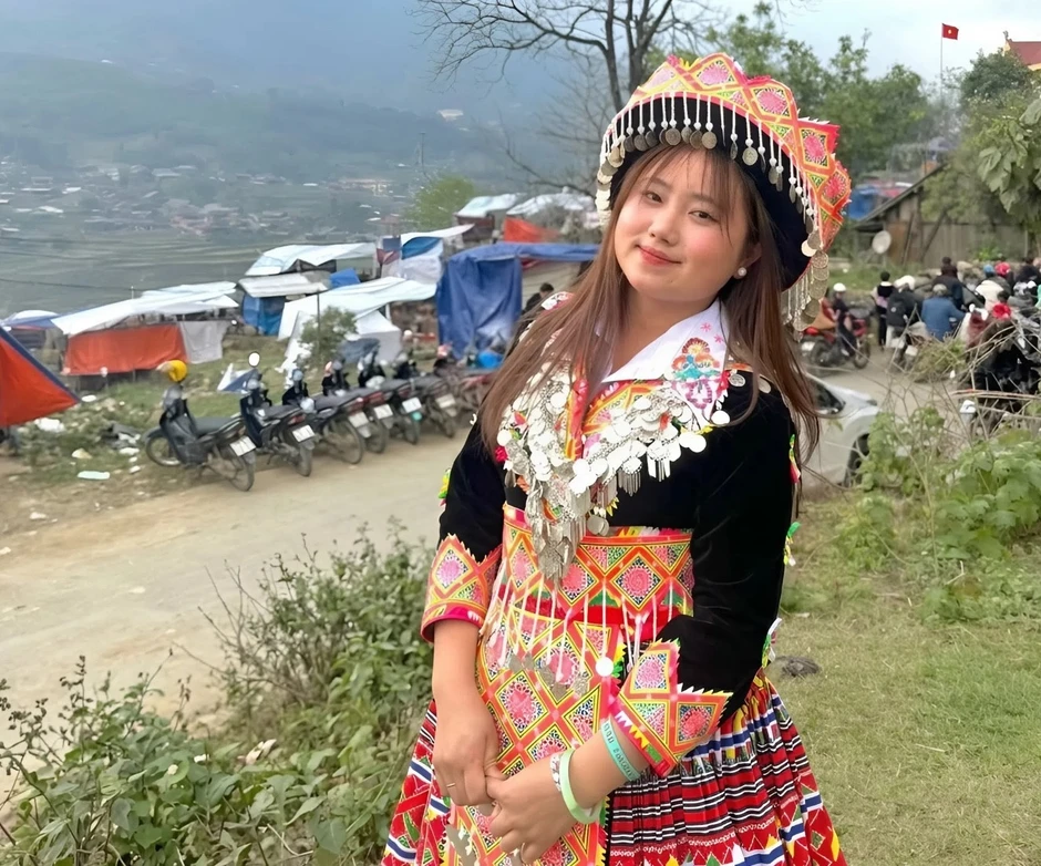 Từ số 0 về ngoại ngữ, cô gái Sa Pa 'đổi đời' nhờ tiếng Anh Từ số 0 về ngoại ngữ, cô gái Sa Pa 'đổi đời' nhờ tiếng Anh