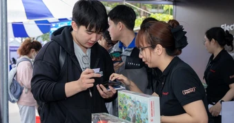 Từ vụ phạt "học phí quá hạn": Bao nhiêu sinh viên ĐH tốt nghiệp đúng hạn?