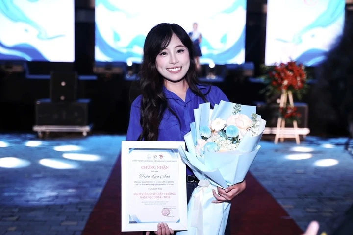 Từng bị gia đình lo vì chọn ngành 'lạ', nữ sinh 2K4 chứng minh sau 4 năm Từng bị gia đình lo vì chọn ngành 'lạ', nữ sinh 2K4 chứng minh sau 4 năm