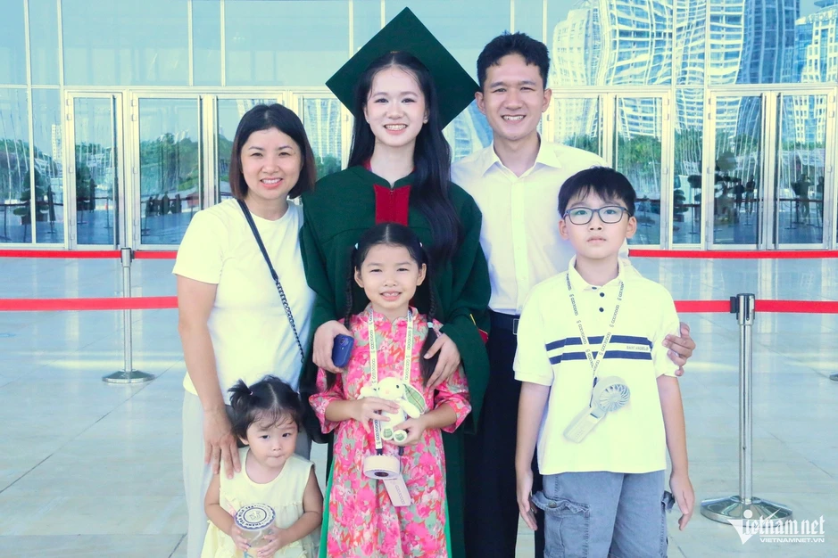 Từng trượt nguyện vọng 1 đại học, nữ sinh trở thành thủ khoa, trúng tuyển Big 4
