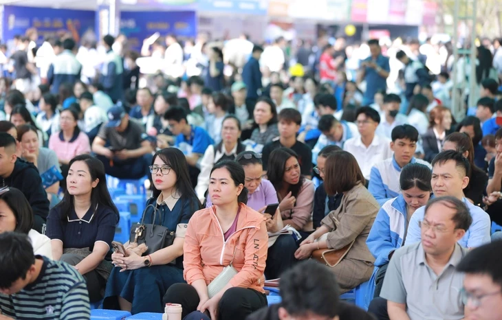 Tuổi 18, cần nắm tay vừa đủ để con lớn lên Tuổi 18, cần nắm tay vừa đủ để con lớn lên