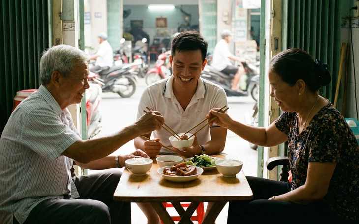 Tuổi 18, cần nắm tay vừa đủ để con lớn lên Tuổi 18, cần nắm tay vừa đủ để con lớn lên
