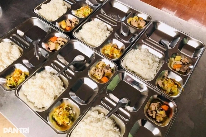 Tuồn thịt bẩn vào trường và sự khác biệt bữa ăn học đường ở Úc Tuồn thịt bẩn vào trường và sự khác biệt bữa ăn học đường ở Úc