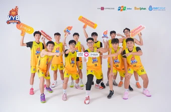 Tuyển nam THPT Tây Thạnh rạng rỡ tạo dáng trước ống kính - Báo TinVina