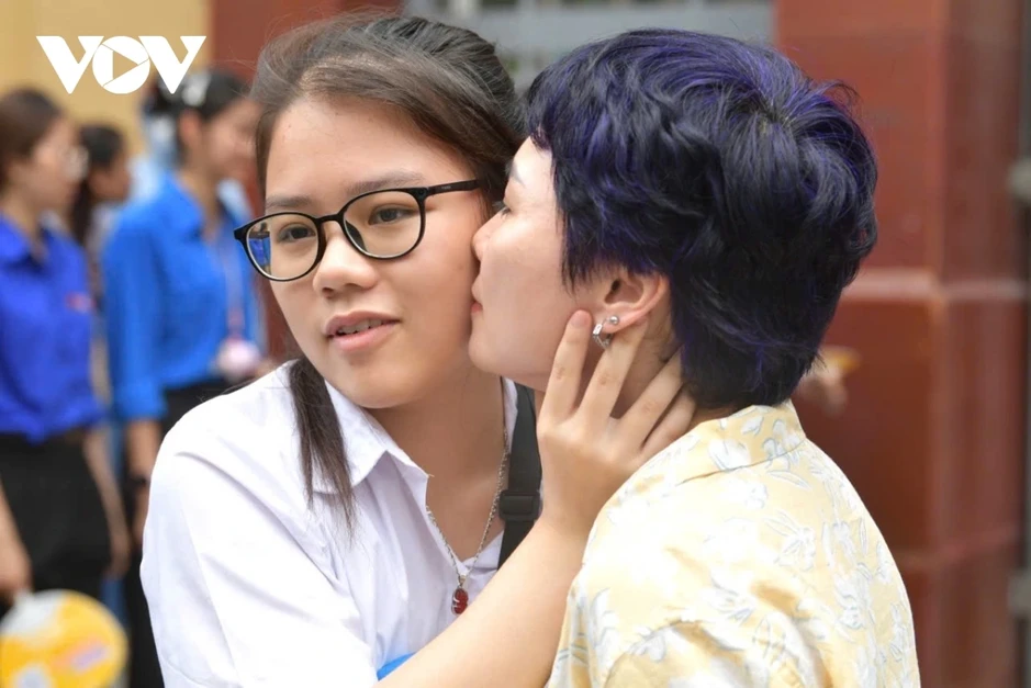 Tuyển sinh chuyển cấp: Áp lực cạnh tranh vẫn chưa hạ nhiệt Tuyển sinh chuyển cấp: Áp lực cạnh tranh vẫn chưa hạ nhiệt