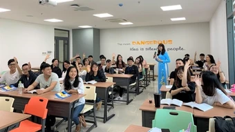 UEH ban hành chính sách đãi ngộ đột phá thu hút, giữ chân nhân tài