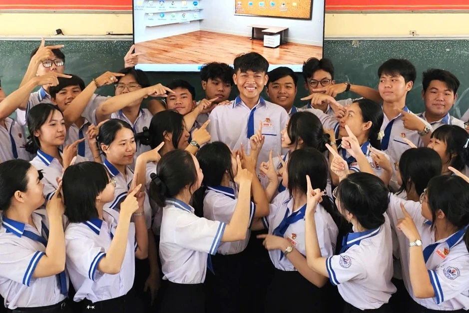 Ước mơ giản dị của nam sinh giành giải nhất văn toàn thành phố Ước mơ giản dị của nam sinh giành giải nhất văn toàn thành phố