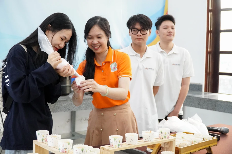 Vào xưởng thực hành trải nghiệm, học sinh tự tin "chốt" luôn nguyện vọng Vào xưởng thực hành trải nghiệm, học sinh tự tin "chốt" luôn nguyện vọng