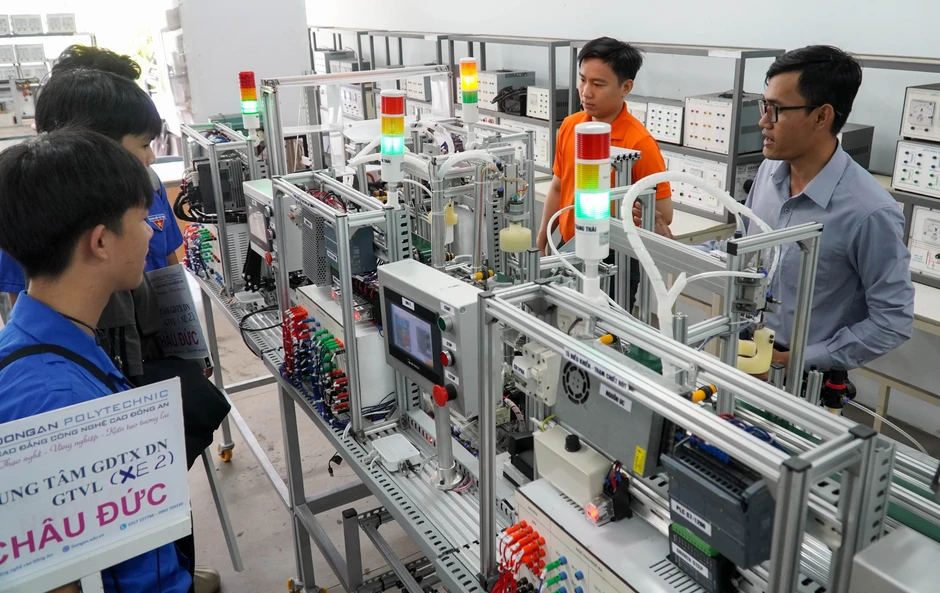 Vào xưởng thực hành trải nghiệm, học sinh tự tin "chốt" luôn nguyện vọng Vào xưởng thực hành trải nghiệm, học sinh tự tin "chốt" luôn nguyện vọng