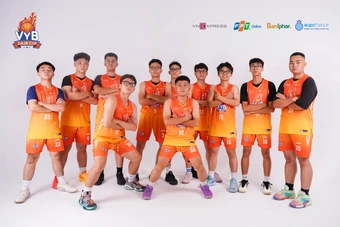 Vẻ ngoài mạnh mẽ của nam sinh THPT Phạm Phú Thứ tại Media Day - Báo TinVina