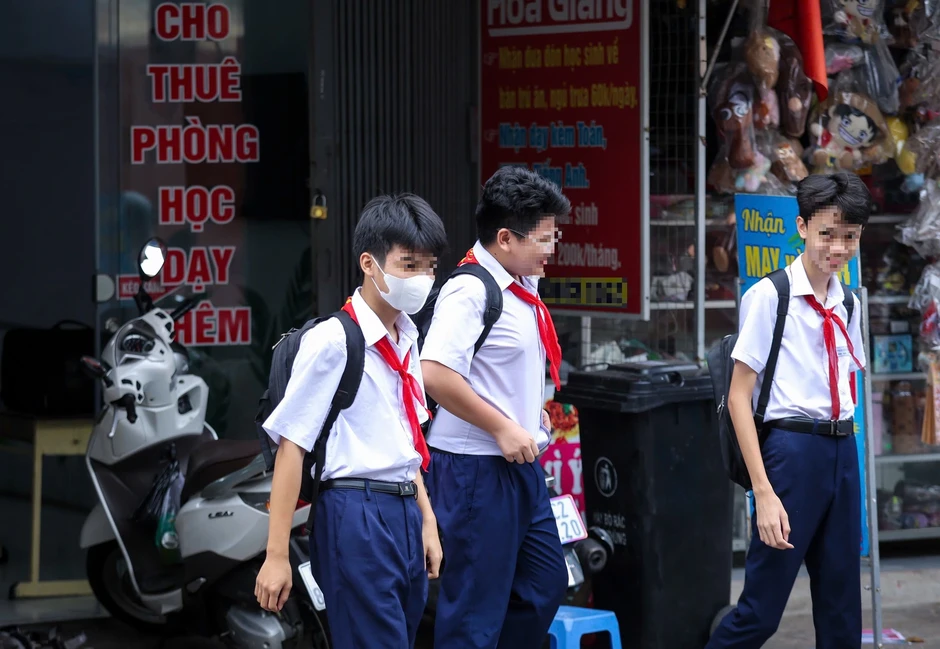 Vì sao dạy thêm trong nhà trường giảm nhưng chi phí học thêm tăng? Vì sao dạy thêm trong nhà trường giảm nhưng chi phí học thêm tăng?