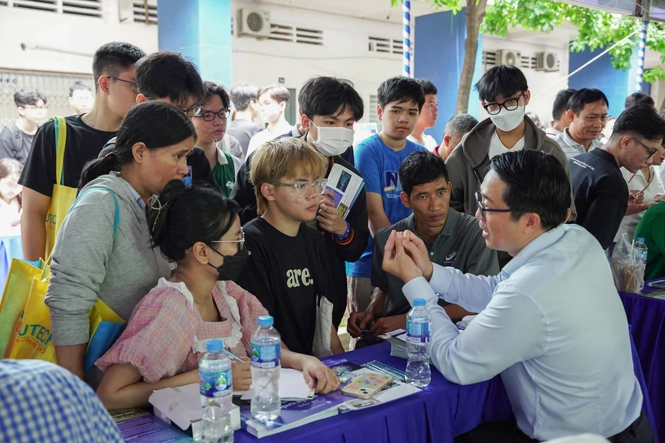Vì sao ĐH Bách khoa TPHCM đồng ý rời “khu đất vàng” 268 Lý Thường Kiệt? Vì sao ĐH Bách khoa TPHCM đồng ý rời “khu đất vàng” 268 Lý Thường Kiệt?