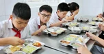 Vì sao Hà Nội đề xuất tăng mức trần tiền ăn bán trú lên 50.000 đồng?