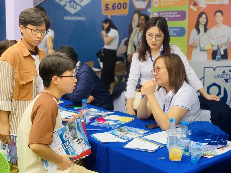 Vì sao thí sinh tự do đăng ký dự thi tốt nghiệp THPT 2026 tăng kỷ lục? Vì sao thí sinh tự do đăng ký dự thi tốt nghiệp THPT 2026 tăng kỷ lục?