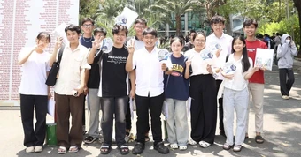 Vì sao Thông tư 19 chưa thể chặn dạy thêm, học thêm?
