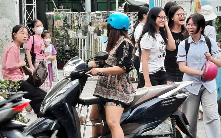 Vì sao Thông tư 19 chưa thể chặn dạy thêm, học thêm? Vì sao Thông tư 19 chưa thể chặn dạy thêm, học thêm?