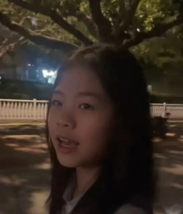 Vì sao trẻ càng lớn càng không muốn tâm sự với bố mẹ? Đoạn đối thoại giữa 2 cha con khiến nhiều phụ huynh suy ngẫm Vì sao trẻ càng lớn càng không muốn tâm sự với bố mẹ? Đoạn đối thoại giữa 2 cha con khiến nhiều phụ huynh suy ngẫm