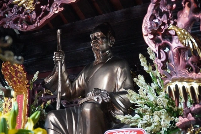 Việt Nam có một nhân vật được nhân dân suy tôn là "Y thánh", UNESCO công nhận là Danh nhân văn hóa thế giới Việt Nam có một nhân vật được nhân dân suy tôn là "Y thánh", UNESCO công nhận là Danh nhân văn hóa thế giới