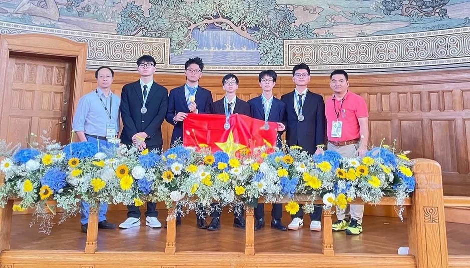 Việt Nam giành 1 Huy chương Vàng Olympic Vật lý châu Âu năm 2026 Việt Nam giành 1 Huy chương Vàng Olympic Vật lý châu Âu năm 2026