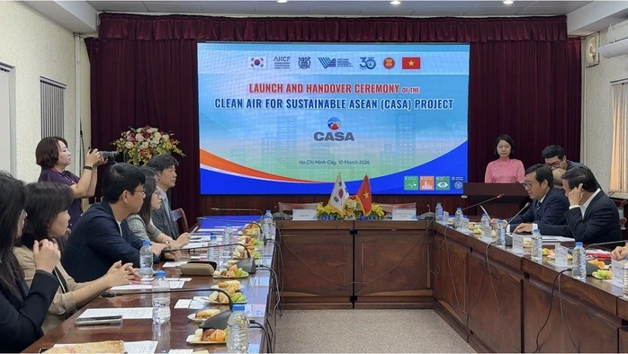 Việt Nam nhận trạm quan trắc chất lượng không khí từ Hàn Quốc Việt Nam nhận trạm quan trắc chất lượng không khí từ Hàn Quốc