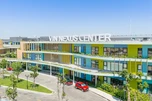 Vin Nexus Center: Trường học hạnh phúc hình trái tim và những gam màu rất 