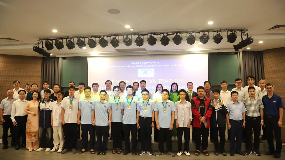 Vinh danh 7 học sinh đoạt huy chương tại kỳ thi Olympic Toán học châu Á năm 2026 Vinh danh 7 học sinh đoạt huy chương tại kỳ thi Olympic Toán học châu Á năm 2026