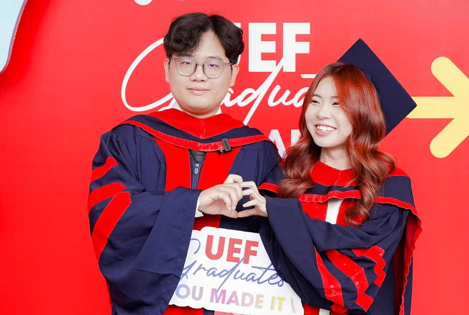 Vợ chồng cùng nhận bằng tốt nghiệp thạc sĩ loại xuất sắc Vợ chồng cùng nhận bằng tốt nghiệp thạc sĩ loại xuất sắc