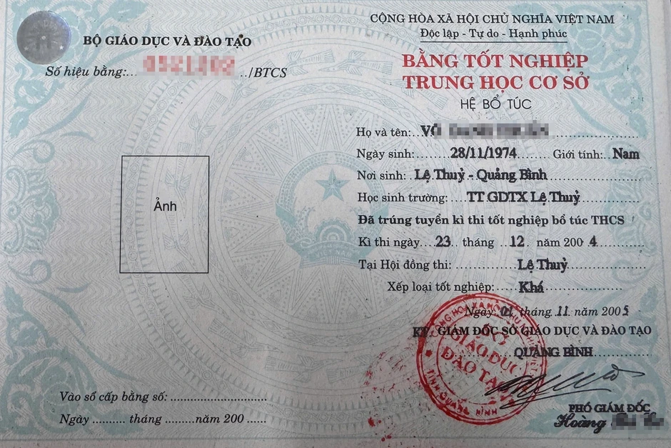 Vụ lãnh đạo xã chưa tốt nghiệp cấp 2 đã học lớp 10: Bất thường trong học bạ Vụ lãnh đạo xã chưa tốt nghiệp cấp 2 đã học lớp 10: Bất thường trong học bạ