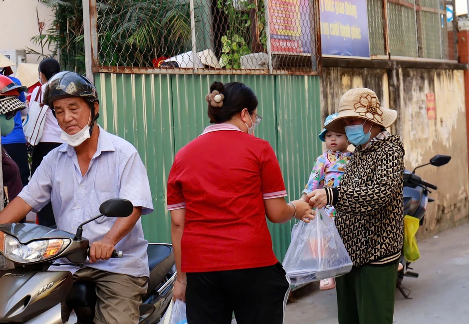 Vụ nghi “hô biến” thịt hết hạn: Công bố 7 trường dùng sản phẩm từ Sago Food