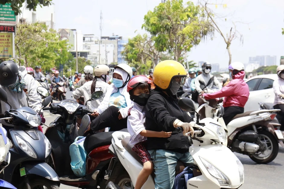 Vụ nghi ngộ độc tại Trường Tiểu học Đặng Thuỳ Trâm: Phụ huynh phản ánh trường chậm thông tin Vụ nghi ngộ độc tại Trường Tiểu học Đặng Thuỳ Trâm: Phụ huynh phản ánh trường chậm thông tin