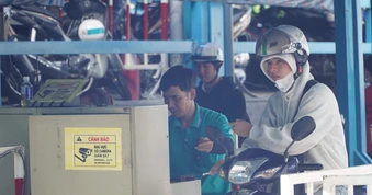 Vụ sinh viên phải bỏ tiết học vì bãi xe đóng cửa: Nhà trường xử lý ra sao?