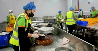 Vụ thịt heo bệnh vào trường học: Công ty cổ phần Suất ăn công nghiệp Hà Nội nói mình là 'nạn nhân'