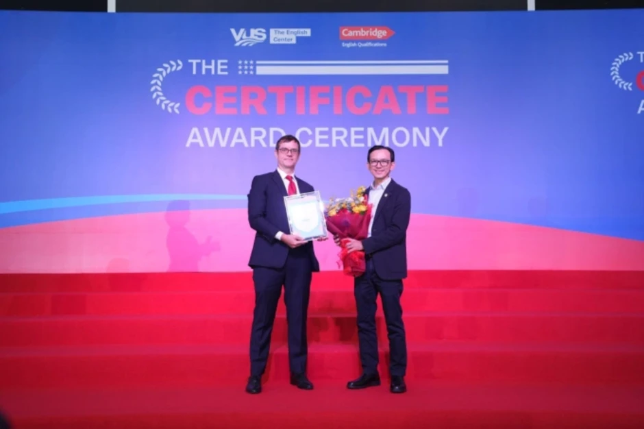 VUS đạt chứng nhận Trung tâm đào tạo vàng từ Cambridge VUS đạt chứng nhận Trung tâm đào tạo vàng từ Cambridge