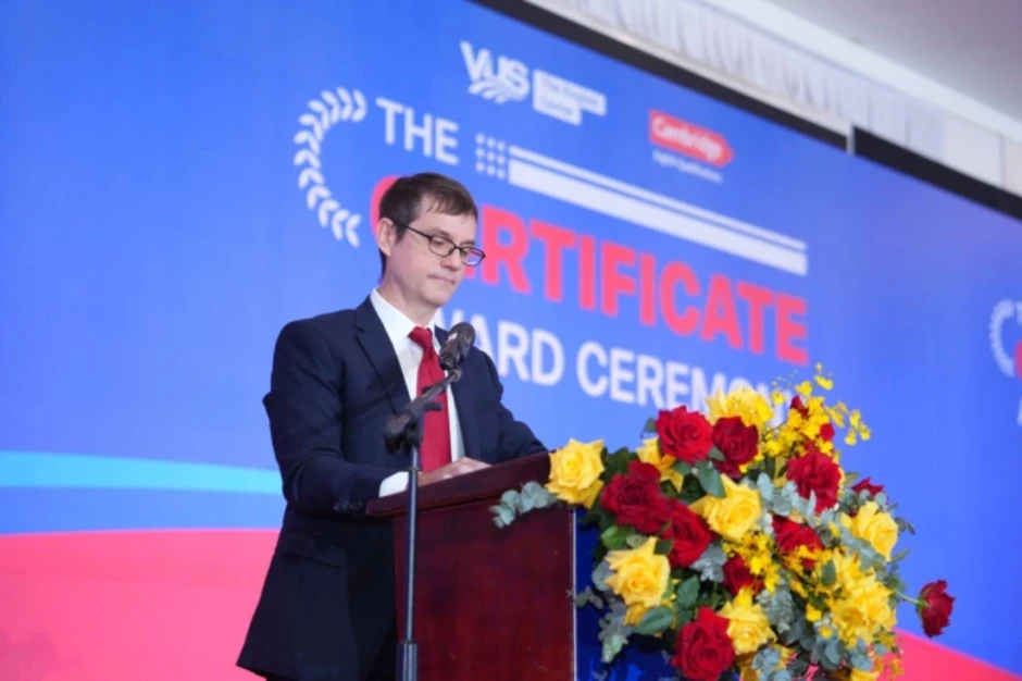 VUS đạt chứng nhận Trung tâm đào tạo vàng từ Cambridge VUS đạt chứng nhận Trung tâm đào tạo vàng từ Cambridge