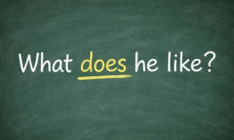 What does he like? - câu hỏi khiến nhiều người phát âm sai