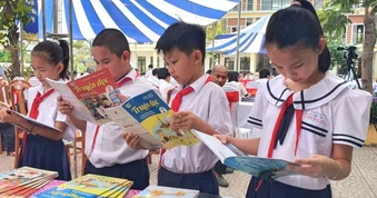 Xã đầu tiên trên cả nước cung cấp sách giáo khoa miễn phí cho học sinh