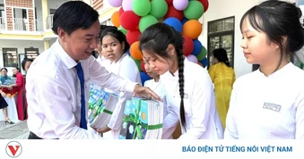 Xã đầu tiên trong cả nước cấp sách giáo khoa miễn phí cho học sinh