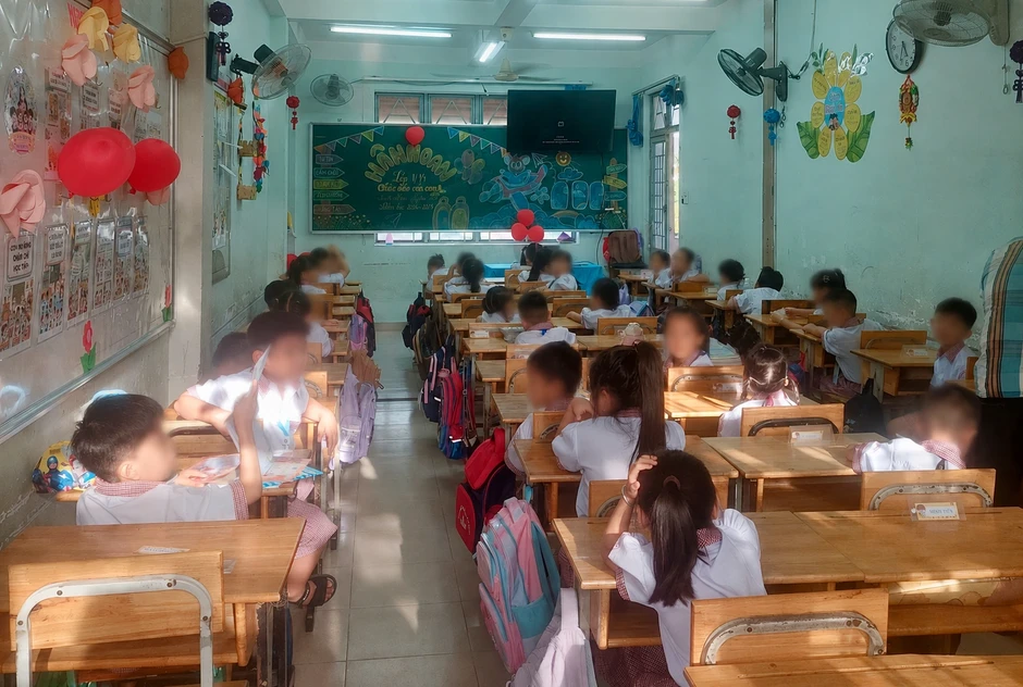 Xót con học phòng ngăn đôi chật chội, phụ huynh lo lắng, trường xử lý gấp Xót con học phòng ngăn đôi chật chội, phụ huynh lo lắng, trường xử lý gấp