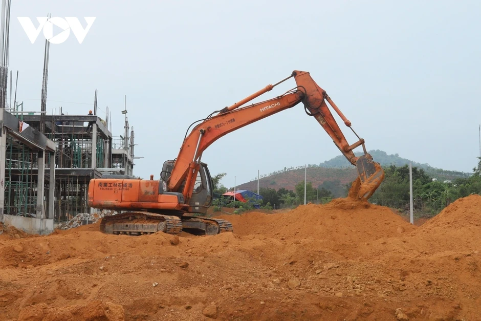 Xuyên lễ xây dựng trường nơi biên giới Quảng Ngãi Xuyên lễ xây dựng trường nơi biên giới Quảng Ngãi