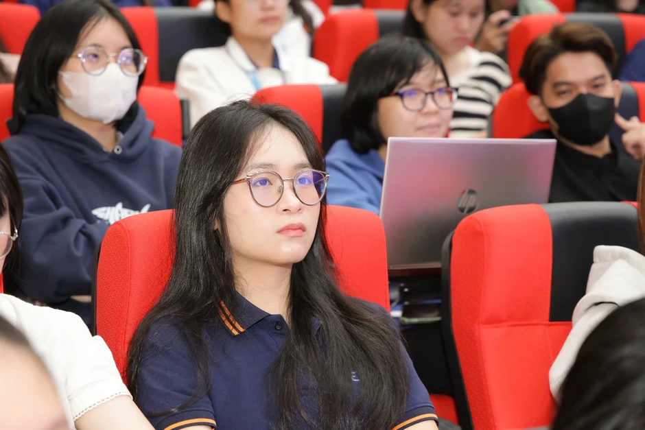 Yêu cầu 'sống còn' để có việc làm với nhân lực khoa học xã hội hiện nay Yêu cầu 'sống còn' để có việc làm với nhân lực khoa học xã hội hiện nay