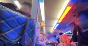 "Nhét" thêm 6 người, tài xế và chủ xe khách đối diện mức phạt 45 triệu đồng