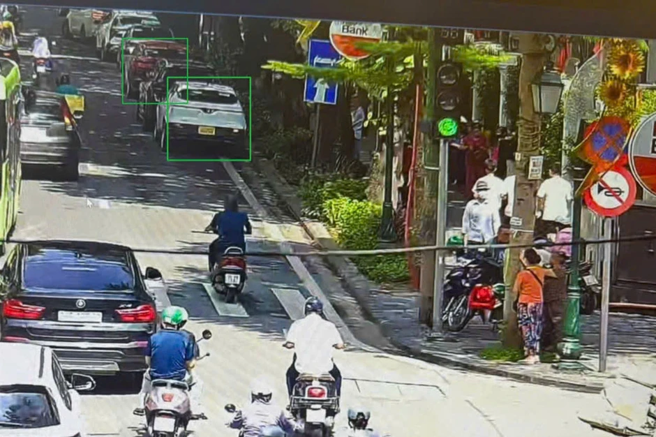 "Soi" camera AI phát hiện vi phạm giao thông, CSGT đến tận nơi xử lý "Soi" camera AI phát hiện vi phạm giao thông, CSGT đến tận nơi xử lý