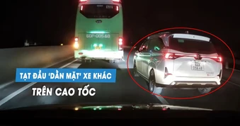 ‘Rùng rợn’ tài xế lái ô tô con tạt đầu, trả đũa xe khác trên cao tốc