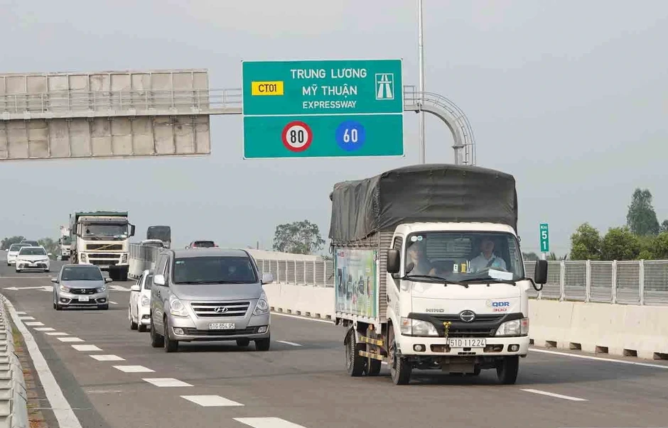 3 thói xấu khi lái xe trên cao tốc bị phạt tới 22 triệu đồng 3 thói xấu khi lái xe trên cao tốc bị phạt tới 22 triệu đồng