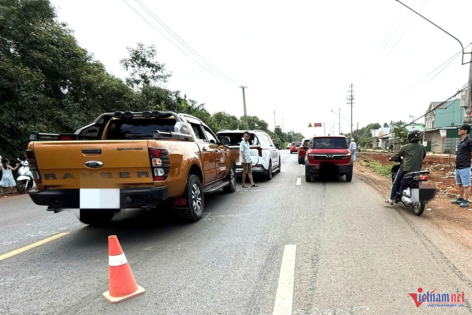 3 vụ tai nạn liên hoàn xảy ra trong 10 phút, 12 ô tô bị hư hỏng 3 vụ tai nạn liên hoàn xảy ra trong 10 phút, 12 ô tô bị hư hỏng